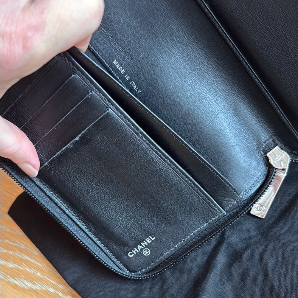 $995 CHANEL CC logo Black Caviar Leather XL  Large zip around Wallet bag clutch - Picture 11 of 13
